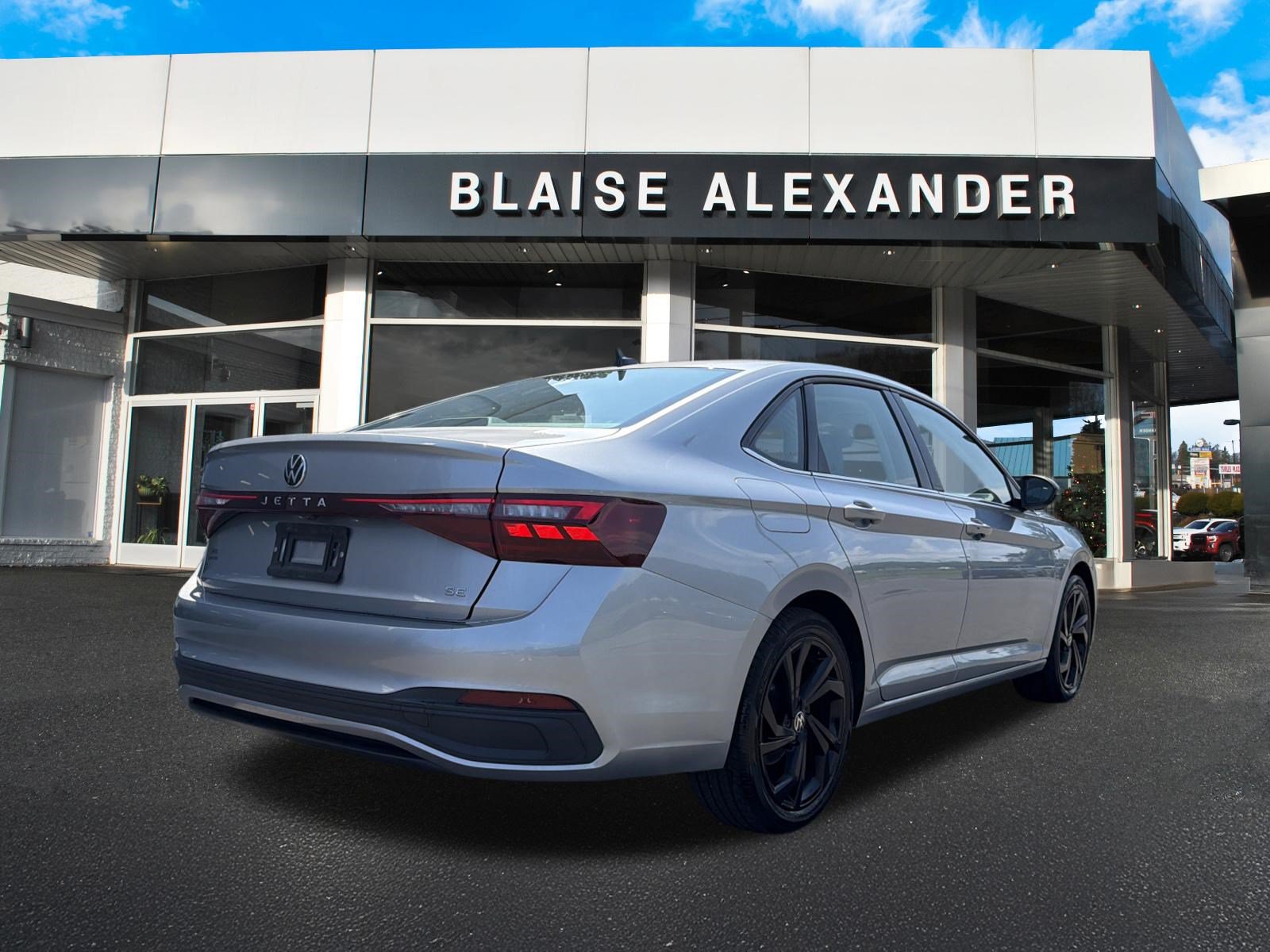 Used 2025 Volkswagen Jetta SE FWD image 3