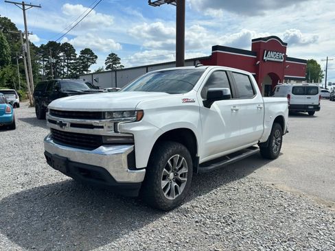 Used 2021 Chevrolet Silverado 1500 LT AWD/4WD image 3