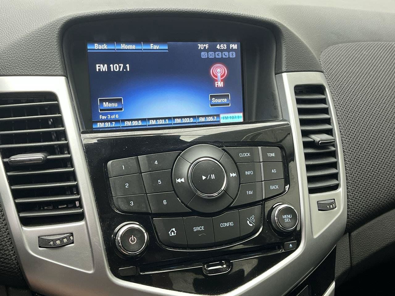Used 2016 Chevrolet Cruze LT w/ Technology Package FWD image 15