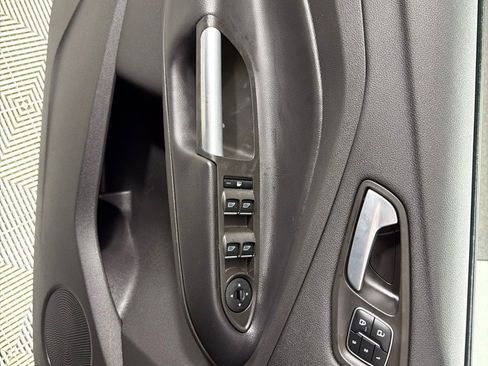 Used 2019 Ford Escape Titanium AWD/4WD image 10