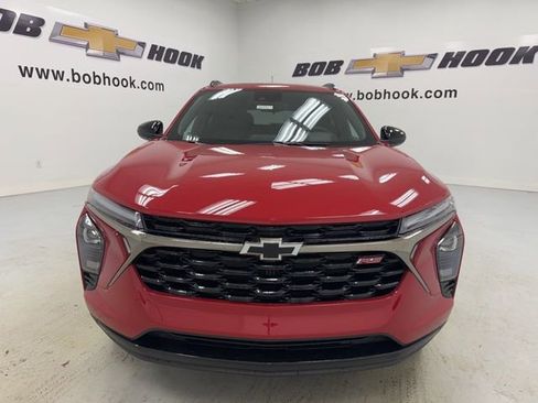 New 2026 Chevrolet Trax RS image 2