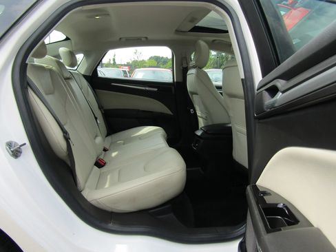 Used 2016 Ford Fusion Titanium AWD/4WD image 16