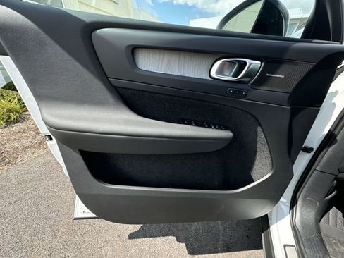 New 2025 Volvo XC40 B5 Plus w/ Protection Package Premier AWD/4WD image 23