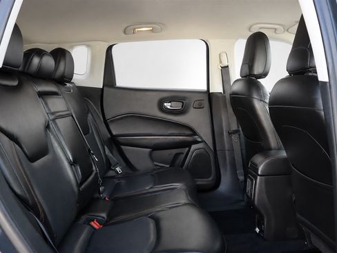 Used 2018 Jeep Compass Limited w/ Navigation Group AWD/4WD image 14