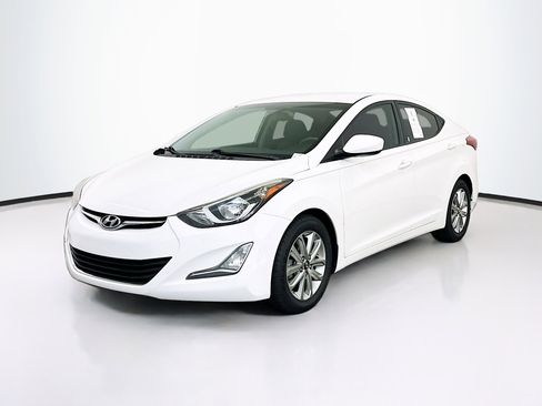 Used 2014 Hyundai Elantra SE w/ Option Group 02 FWD image 3