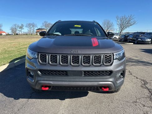 Used 2024 Jeep Compass Trailhawk w/ Trailhawk Convenience Group image 2