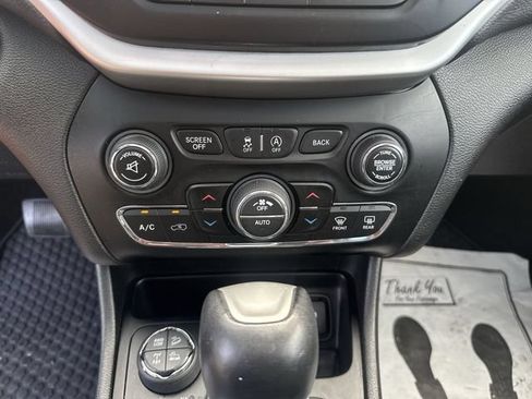 Used 2018 Jeep Cherokee Trailhawk w/ Quick Order Package 27L AWD/4WD image 20