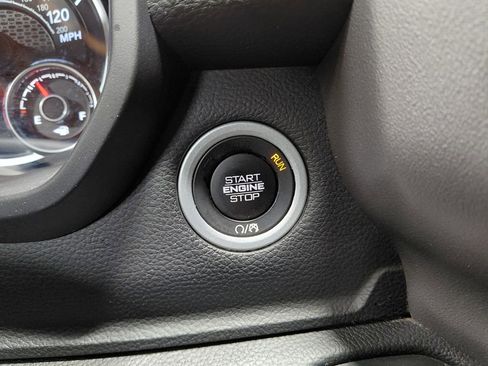 Used 2019 RAM 1500 Big Horn AWD/4WD image 38