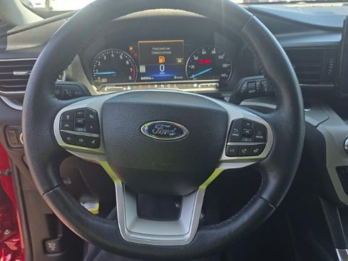 Used 2023 Ford Explorer XLT w/ Equipment Group 202A RWD image 14