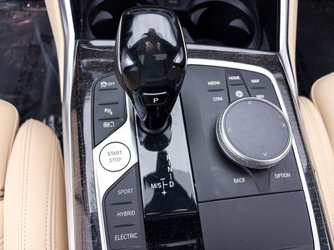 Used 2021 BMW 330e xDrive w/ Convenience Package AWD/4WD image 26