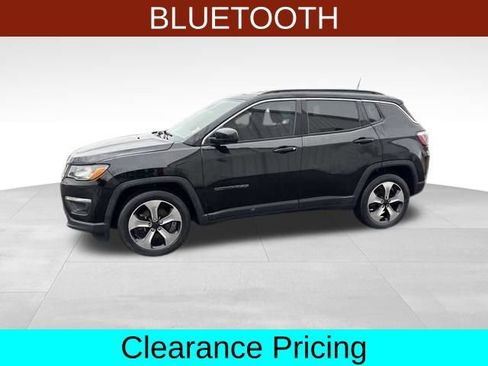 Used 2018 Jeep Compass Latitude FWD image 4