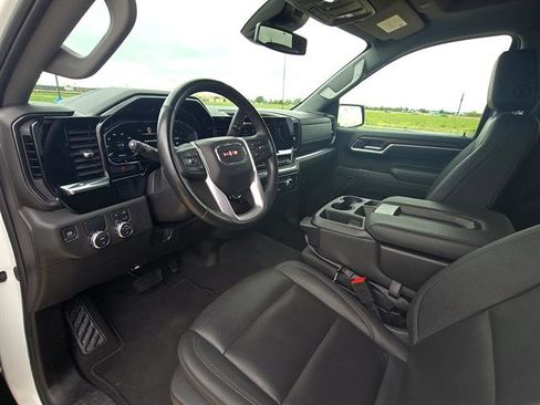 Used 2025 GMC Sierra 1500 SLT image 11