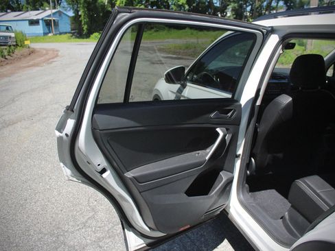 Used 2021 Volkswagen Tiguan SE w/ Panoramic Sunroof Package AWD/4WD image 54
