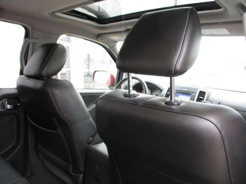 Used 2020 Nissan Frontier PRO-4X image 24