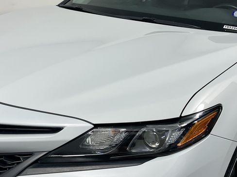Used 2023 Toyota Camry SE FWD image 11