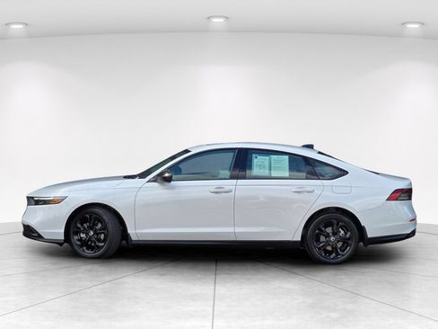 Used 2025 Honda Accord SE image 4