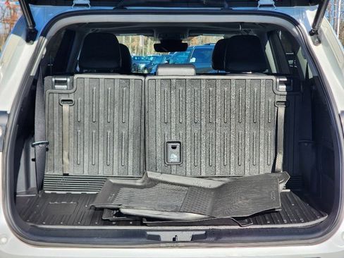 Used 2023 Toyota Highlander XLE image 17