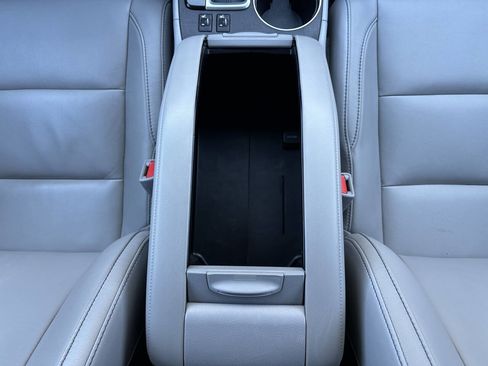 Used 2017 Toyota Highlander XLE image 22