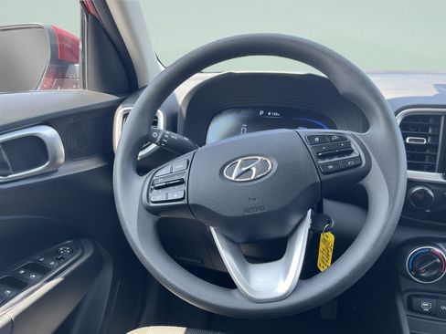 Used 2025 Hyundai Venue SE FWD image 26