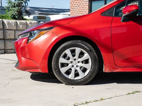 Used 2020 Toyota Corolla LE FWD image 4