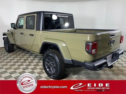 New 2026 Jeep Gladiator Sport image 5