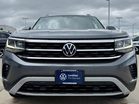 Certified 2022 Volkswagen Atlas SE image 3