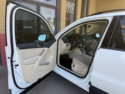 Used 2017 Volkswagen Tiguan S FWD image 15