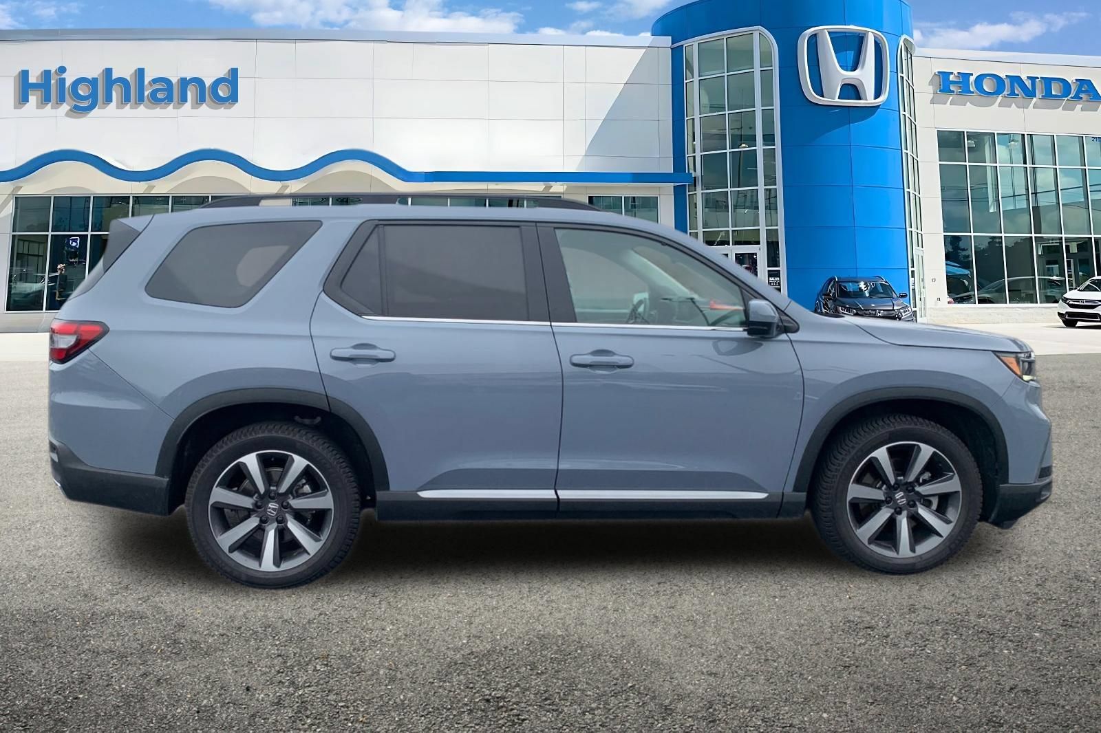 Used 2025 Honda Pilot Elite image 6