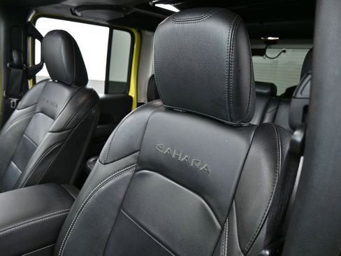 Used 2023 Jeep Wrangler Unlimited Sahara image 15