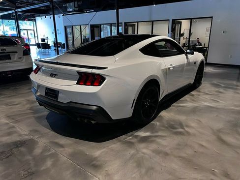 Used 2025 Ford Mustang GT Premium RWD image 5