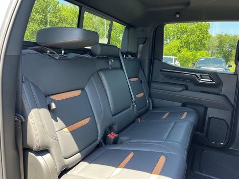 Used 2025 GMC Sierra 1500 AT4 w/ AT4 Premium Package AWD/4WD image 21