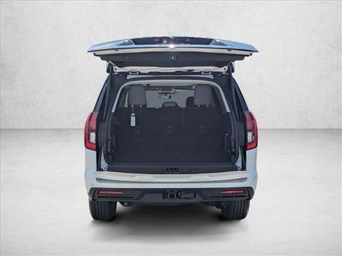 New 2025 Ford Expedition Active image 6