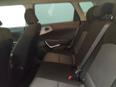 Used 2020 Kia Soul LX FWD image 18