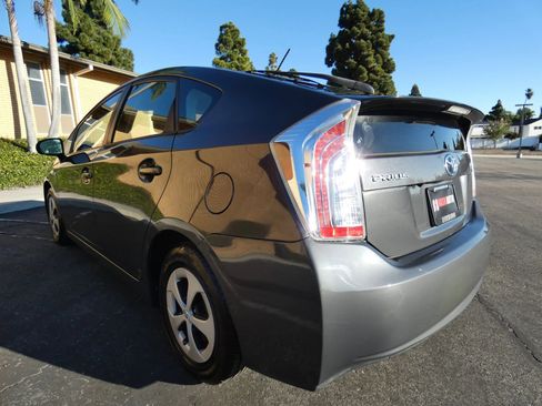 Used 2015 Toyota Prius Two image 10