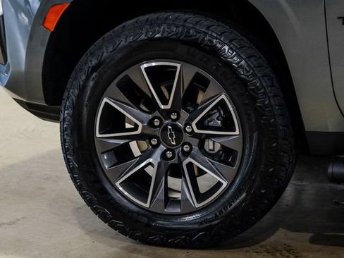 Used 2024 Chevrolet Tahoe Z71 w/ Z71 Off-Road Package AWD/4WD image 7