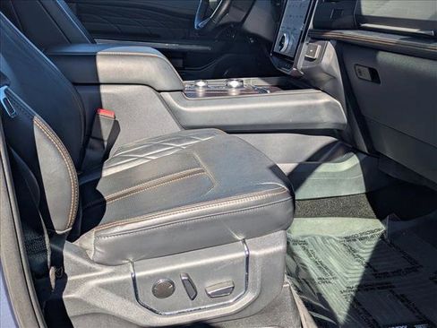 Used 2022 Ford Expedition Max Platinum image 22