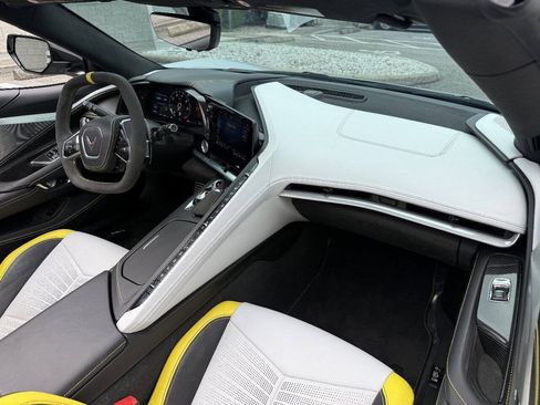 Used 2021 Chevrolet Corvette Stingray Premium Conv w/ Z51 Performance Package RWD image 22