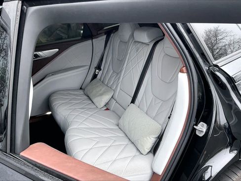 Used 2025 BMW XM image 27