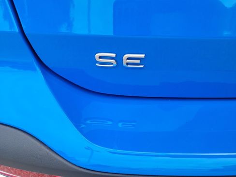 Certified 2025 Volkswagen Taos SE w/ Panoramic Sunroof Package image 16