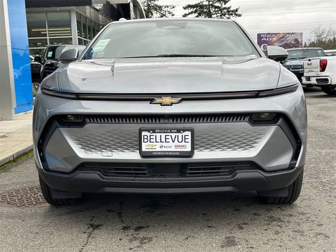 New 2026 Chevrolet Equinox EV LT image 8