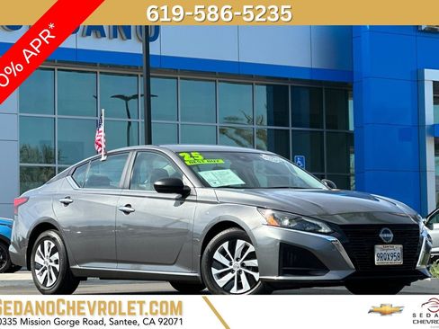 Used 2025 Nissan Altima 2.5 S FWD image 1