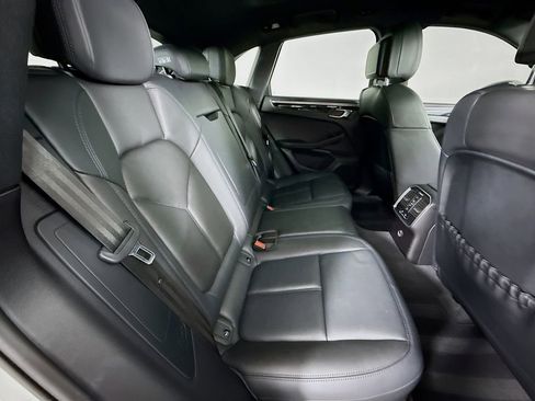 Certified 2023 Porsche Macan Turbo AWD/4WD image 28