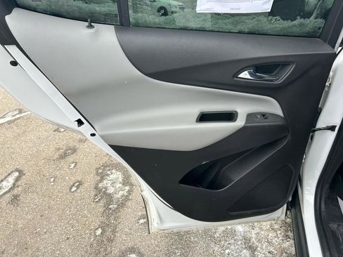 Used 2018 Chevrolet Equinox LS image 13