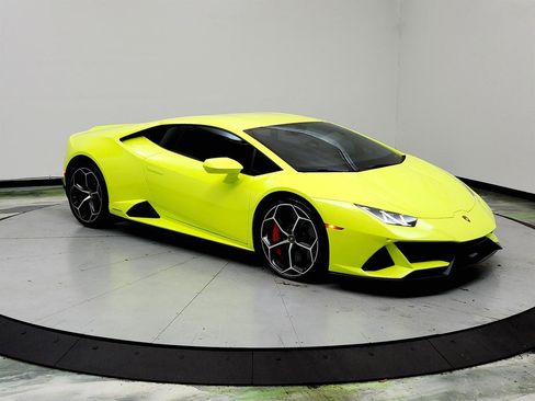 Used 2020 Lamborghini Huracan EVO image 3