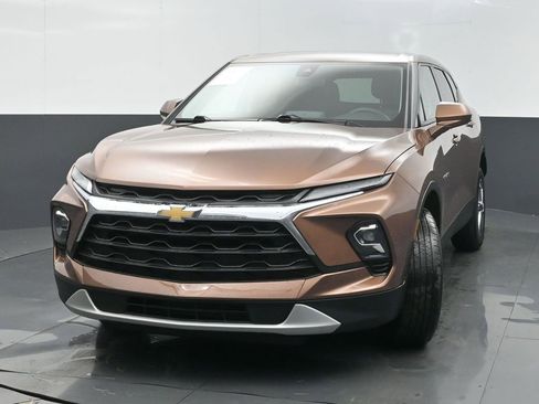 Used 2023 Chevrolet Blazer LT w/ Driver Confidence Package AWD/4WD image 3