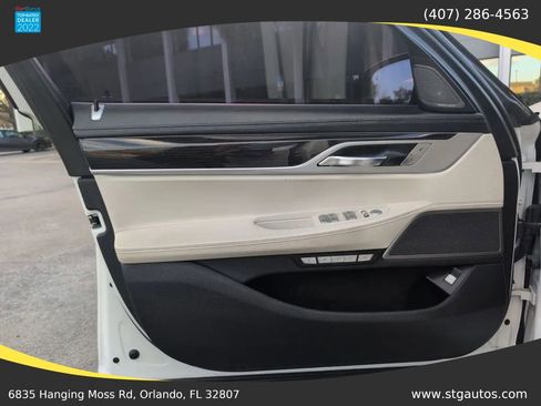 Used 2017 BMW 740i image 12