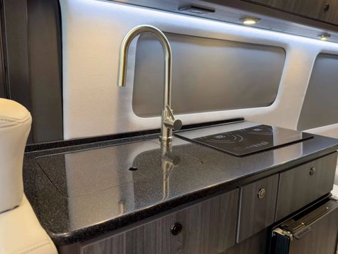Used 2019 Mercedes-Benz Sprinter 170 image 18