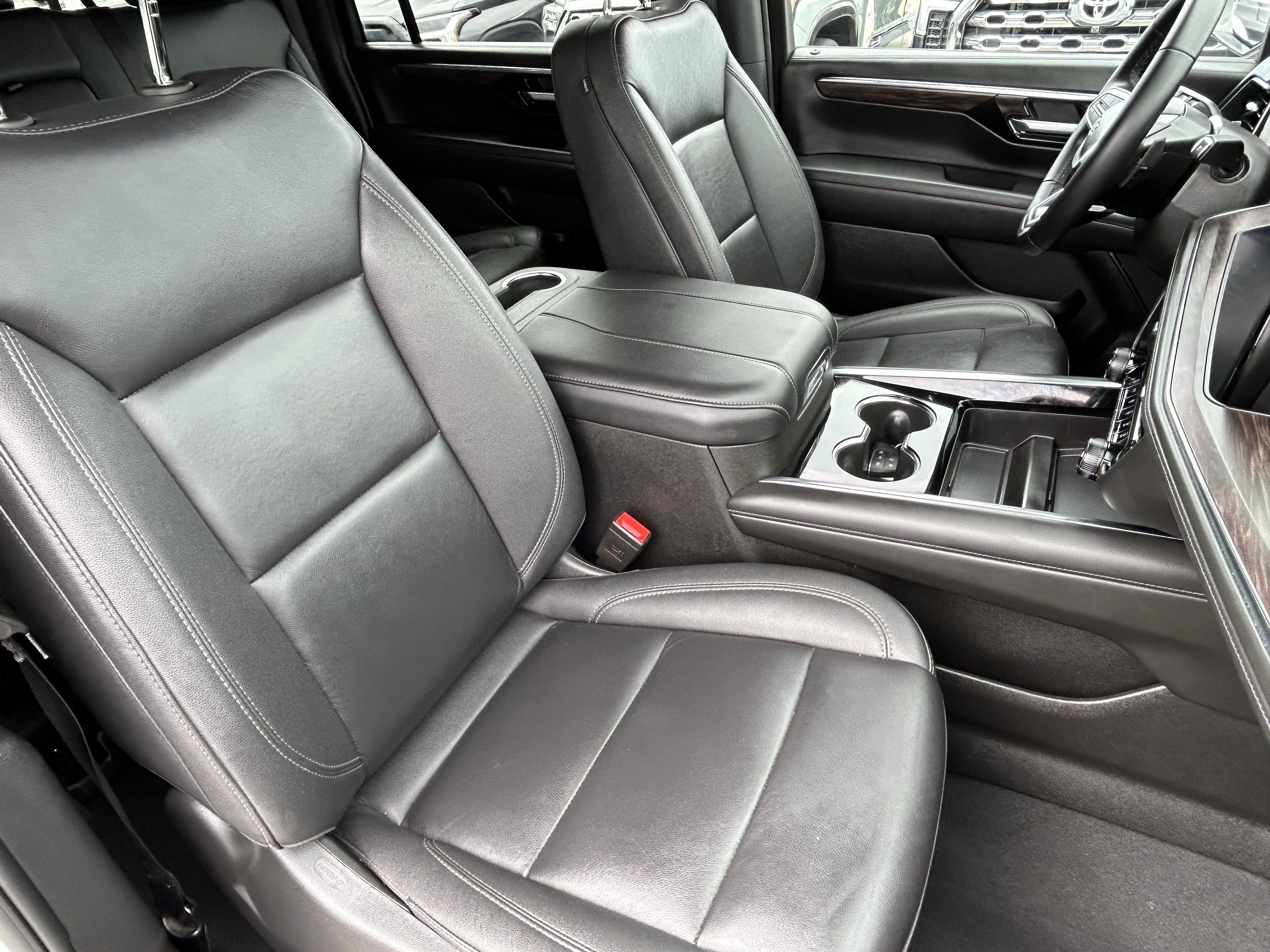 Used 2025 Chevrolet Suburban Z71 AWD/4WD image 11