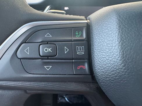 Used 2023 Jeep Grand Cherokee L Laredo image 19