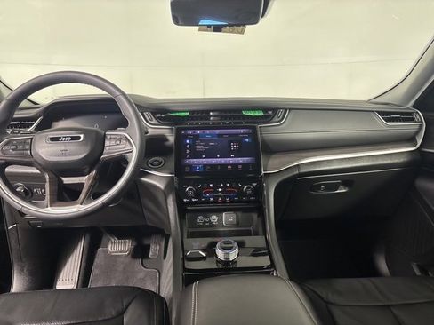 Certified 2023 Jeep Grand Cherokee Limited w/ Luxury Tech Group II image 29